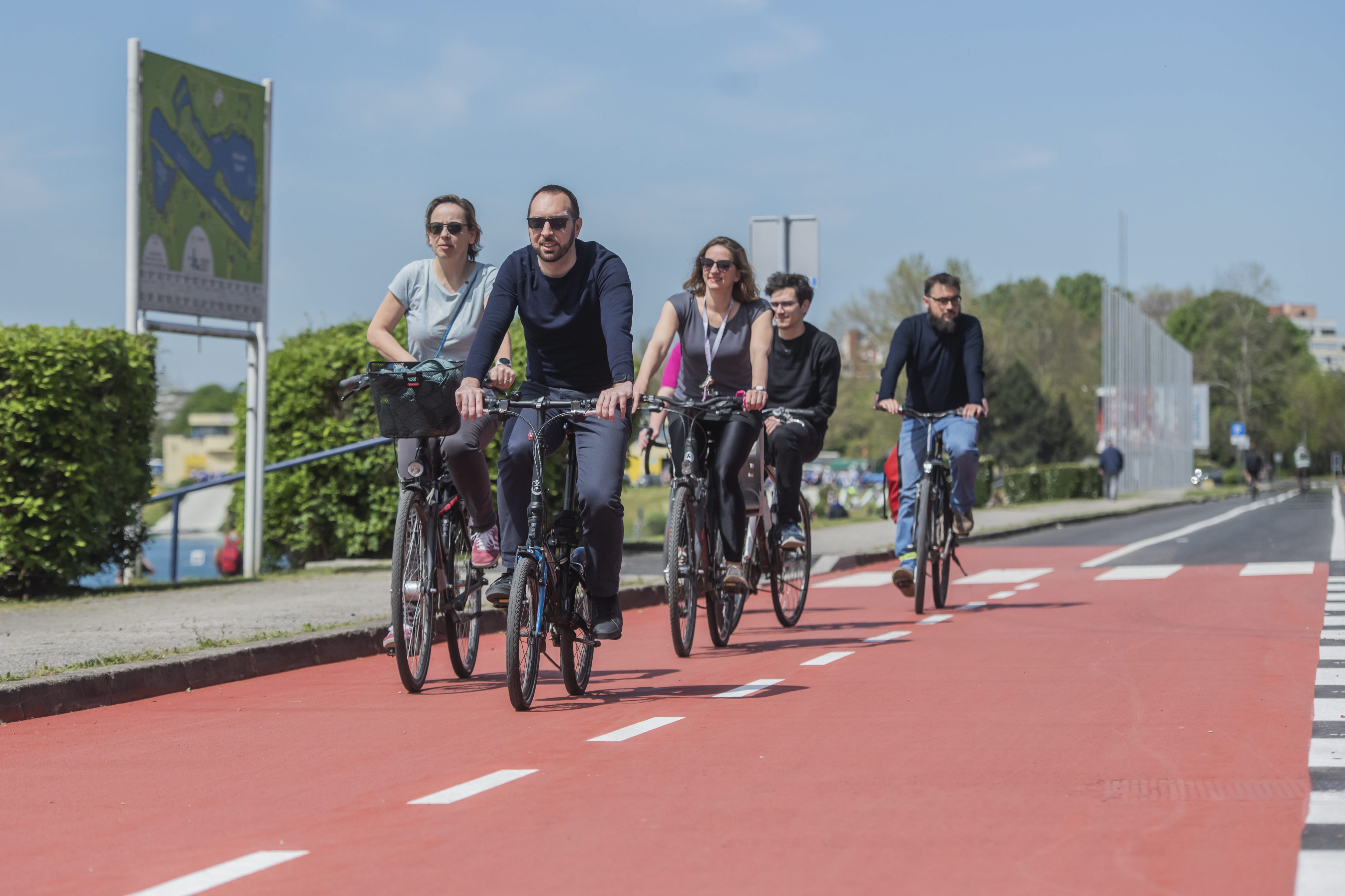 Proširena biciklistička staza na Jarunu.